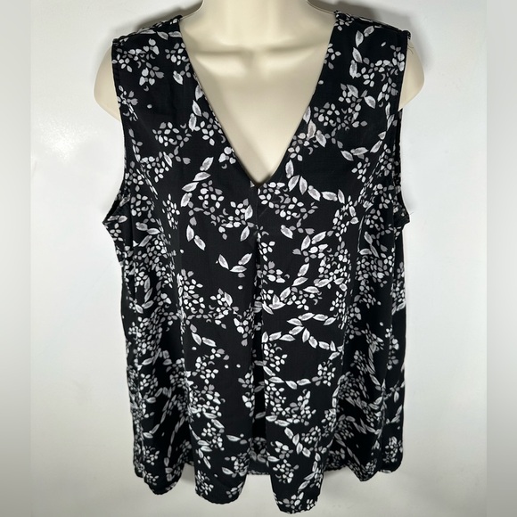 Fever women’s black and white floral blouse size large - Picture 1 of 6